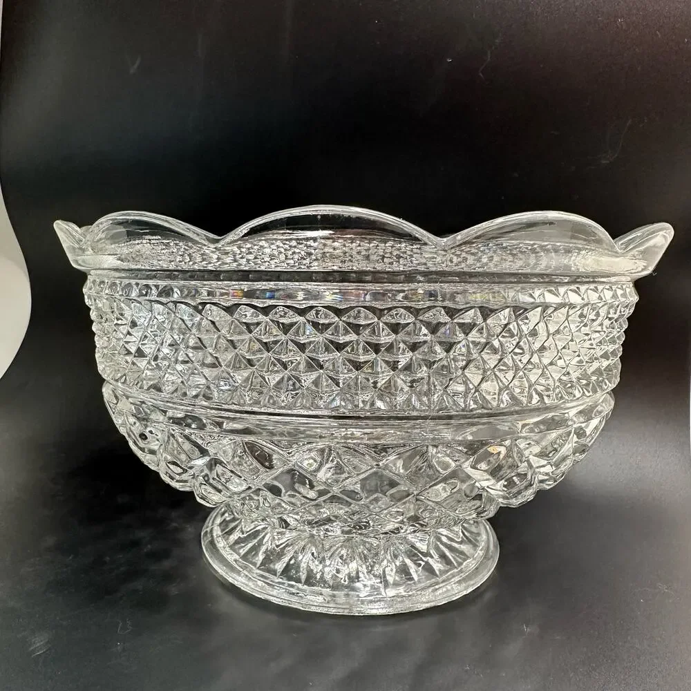 Vintage Serving Chip Bowl in Wexford Pattern by Anchor Hocking 10